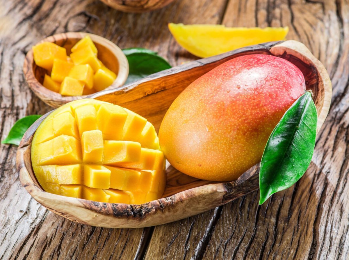 Mango to control high blood pressure and iron deficiency